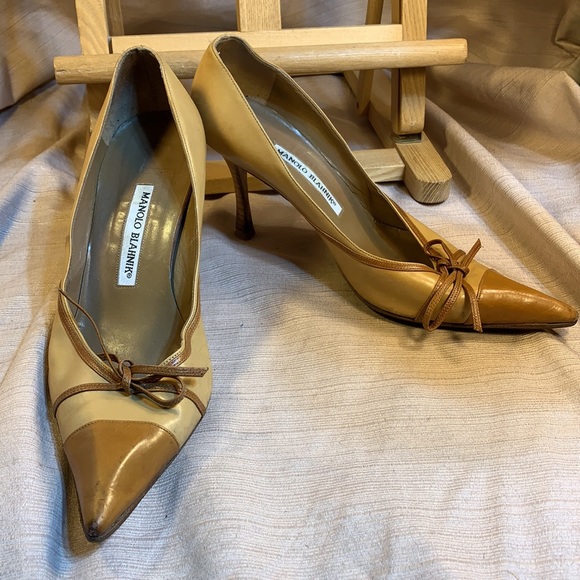 Manolo Blahnik heel pump w/bow elegant classic! - Picture 14 of 15